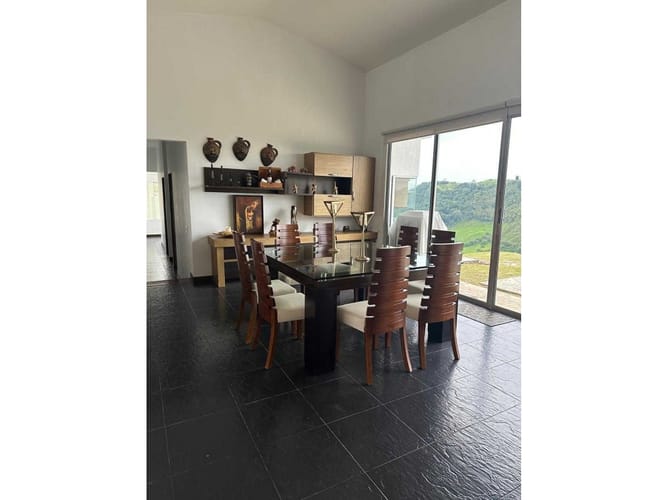 Casa de 3 alcobas en arriendo en Cerritos, Pereira, 401 m² · foto 2 de 24