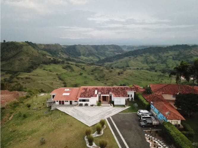 Casa de 3 alcobas en arriendo en Cerritos, Pereira, 401 m² · foto 20 de 24
