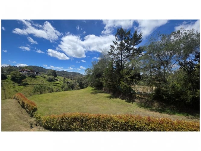 Lote en venta en Las Palmas, Envigado, 3027 m² · foto 2 de 11