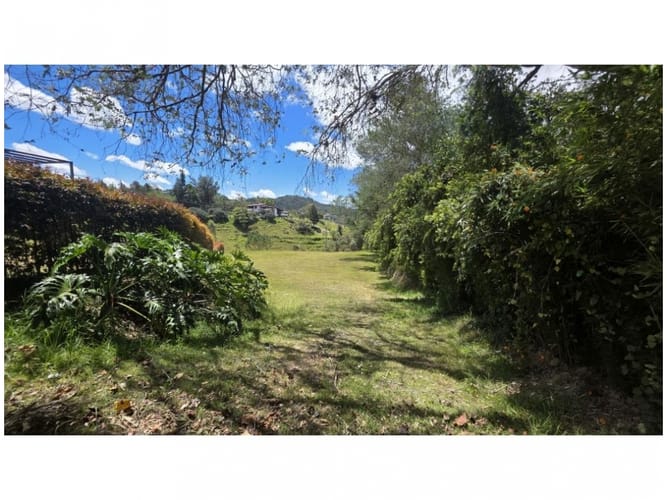 Lote en venta en Las Palmas, Envigado, 3027 m² · foto 3 de 11