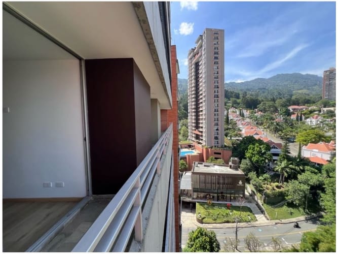 Apartamento de 3 alcobas en venta en El Tesoro, Medellín, 114 m² · foto 2 de 23
