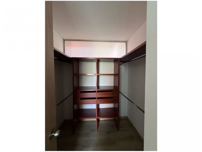 Apartamento de 3 alcobas en venta en El Tesoro, Medellín, 114 m² · foto 5 de 23