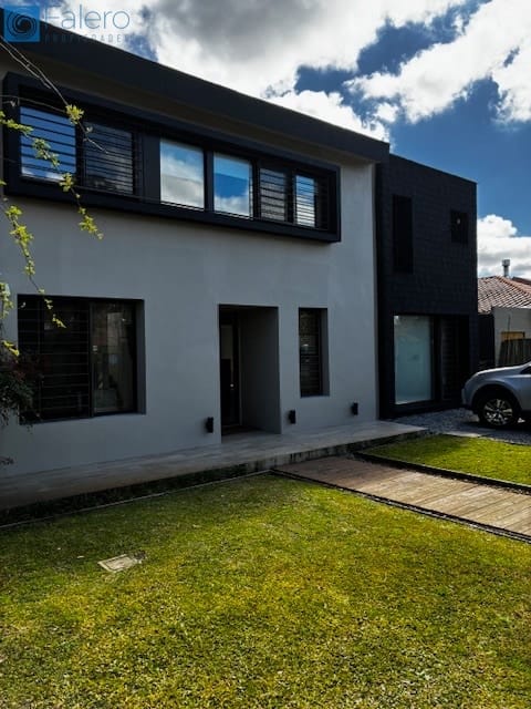Photo 2 of 30