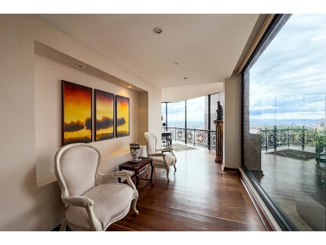 Apartamento de 4 alcobas en venta en Los Rosales, Bogotá, 454 m² · foto 5 de 24