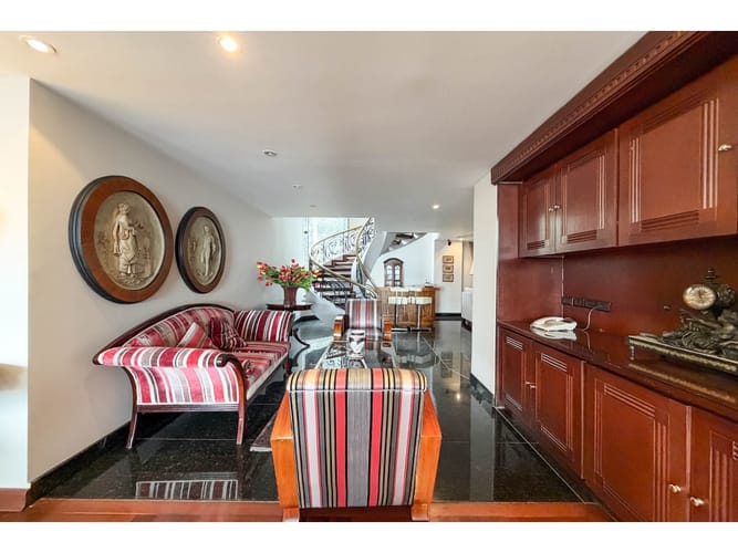 Apartamento de 4 alcobas en venta en Los Rosales, Bogotá, 454 m² · foto 8 de 24