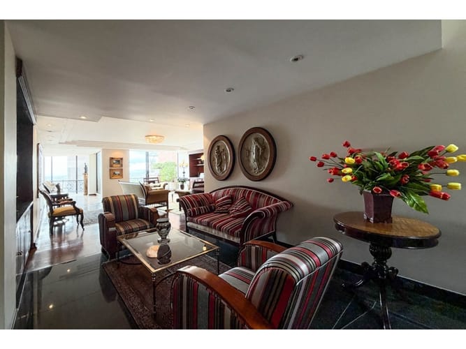 Apartamento de 4 alcobas en venta en Los Rosales, Bogotá, 454 m² · foto 9 de 24