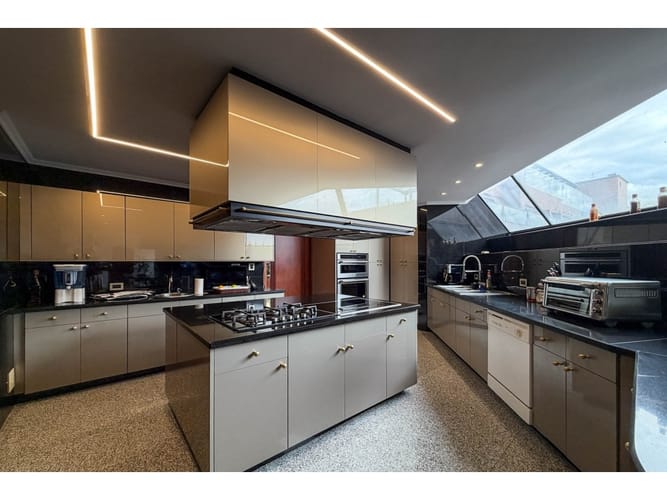 Apartamento de 4 alcobas en venta en Los Rosales, Bogotá, 454 m² · foto 14 de 24