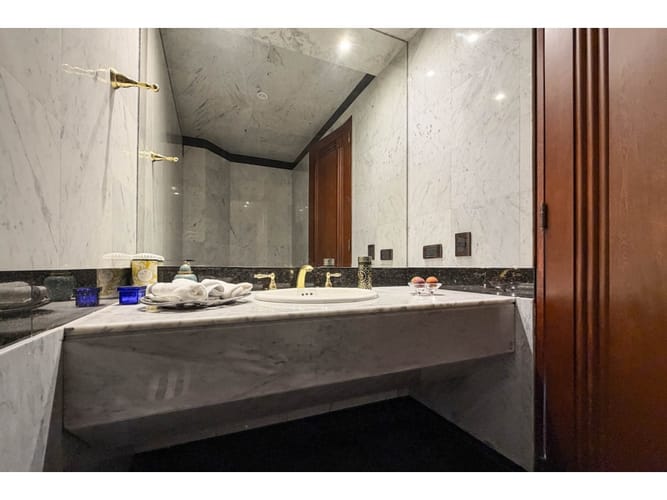 Apartamento de 4 alcobas en venta en Los Rosales, Bogotá, 454 m² · foto 16 de 24