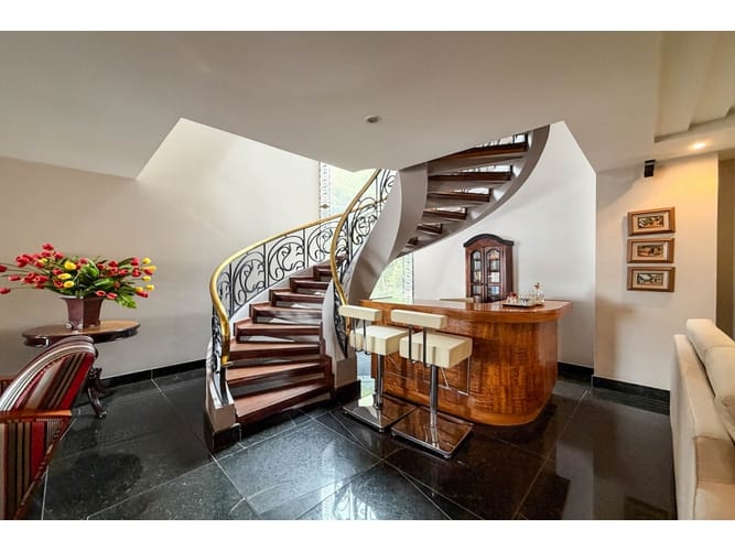 Apartamento de 4 alcobas en venta en Los Rosales, Bogotá, 454 m² · foto 18 de 24