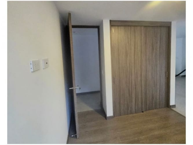Apartamento de 3 alcobas en venta en Camino Verde, Envigado, 95 m² · foto 5 de 23