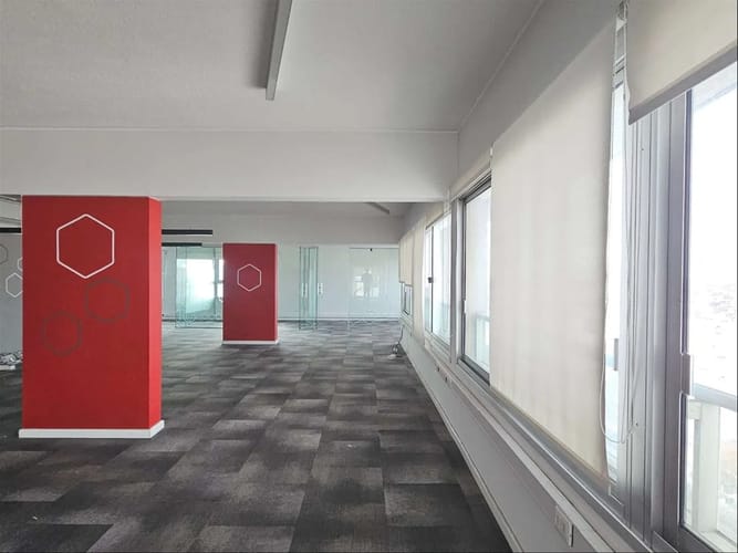 Oficina En El Centro - Alquiler - Pisos En Edificio De Categoria - Torre De Los Profesionales - Vista Espectacular · Foto 3