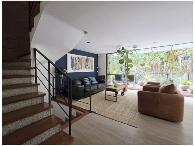 Casa de 3 alcobas en venta en Loma Del Chocho, Envigado, 330 m² · foto 2 de 24