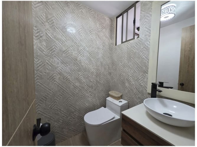 Casa de 3 alcobas en venta en Loma Del Chocho, Envigado, 330 m² · foto 3 de 24
