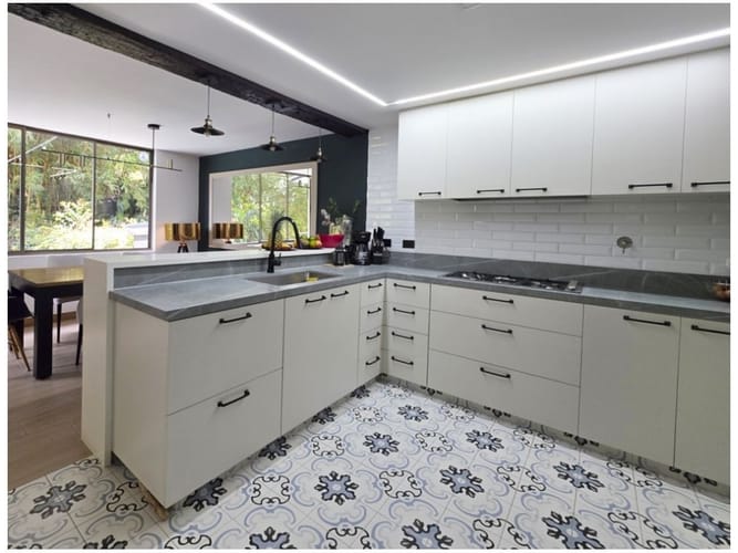 Casa de 3 alcobas en venta en Loma Del Chocho, Envigado, 330 m² · foto 9 de 24