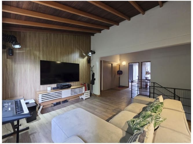 Casa de 3 alcobas en venta en Loma Del Chocho, Envigado, 330 m² · foto 16 de 24