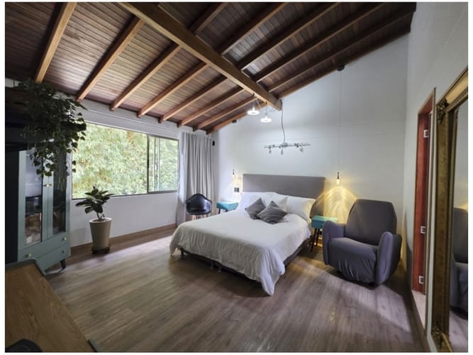 Casa de 3 alcobas en venta en Loma Del Chocho, Envigado, 330 m² · foto 17 de 24