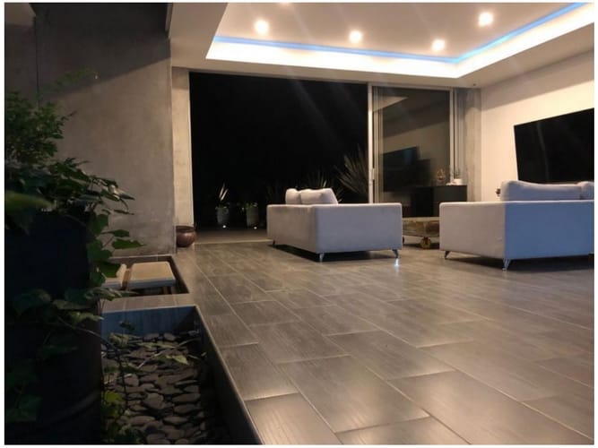Apartaestudio en venta en Carrizales, Envigado, 1095 m² · foto 2 de 16