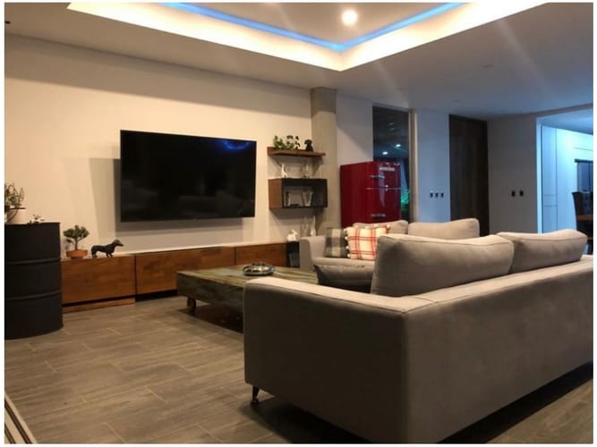 Apartaestudio en venta en Carrizales, Envigado, 1095 m² · foto 3 de 16