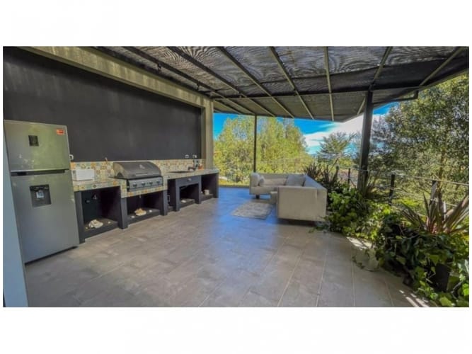 Apartaestudio en venta en Carrizales, Envigado, 1095 m² · foto 8 de 16