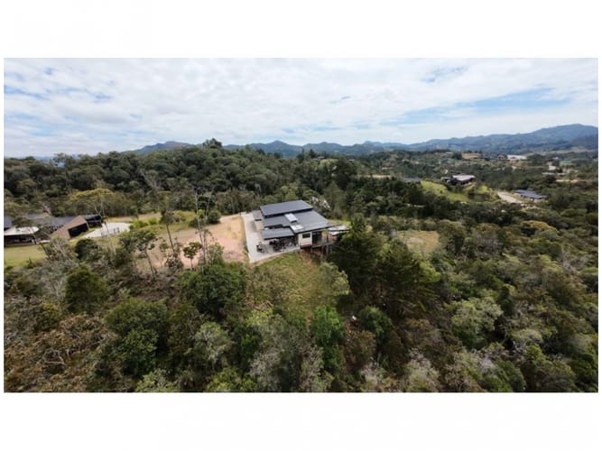 Casa de 4 alcobas en venta en Pantanillo, El Retiro · foto 2 de 23