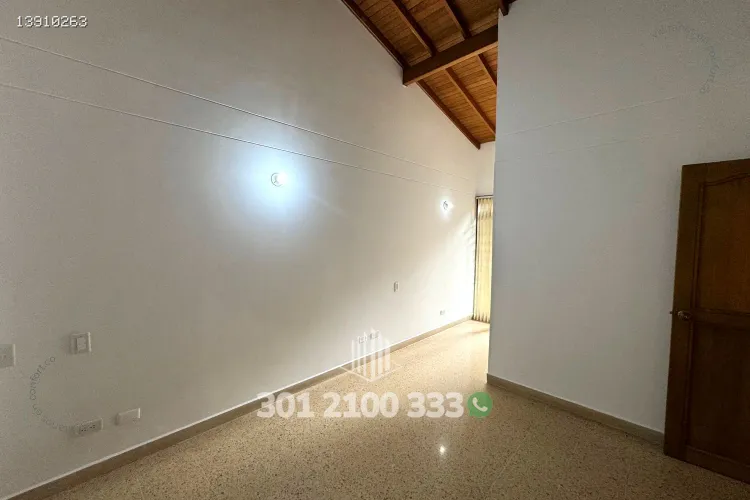 Apartamento de 3 alcobas en arriendo en Conquistadores, Medellín, 175 m² · foto 12 de 24
