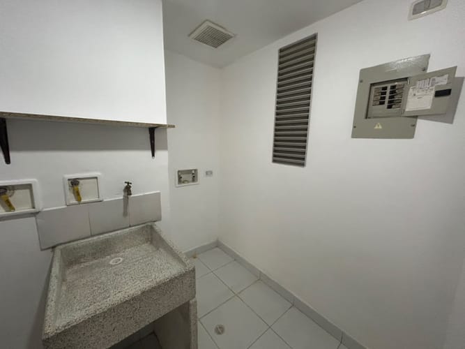 Apartamento de 3 alcobas en arriendo en Las Lomitas, Sabaneta, 95 m² · foto 4 de 21