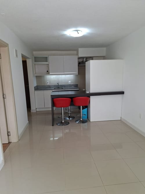 Alquiler Apartamento De 1 Dormitorio Al Frente A 2 Cuadras De La Rambla En Malvin · Foto 4