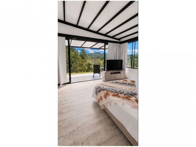 Casa de 3 alcobas en venta en Loma Del Escobero, Envigado, 260 m² · foto 5 de 9