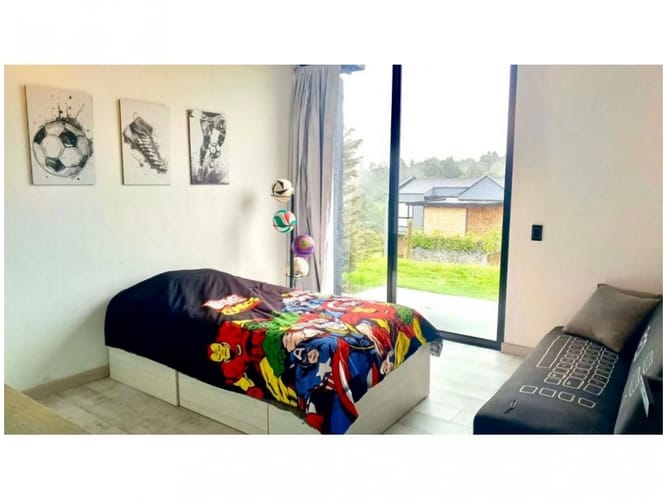 Casa de 3 alcobas en venta en Loma Del Escobero, Envigado, 260 m² · foto 9 de 9