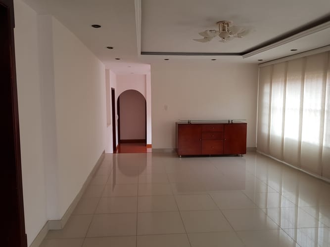 Casa de 4 alcobas en arriendo en Santa Lucia, Chía, 260 m² · foto 5 de 17