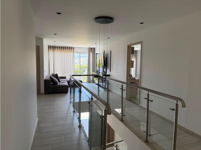 Casa de 5 alcobas en venta en Alto De La Virgen, Medellín, 286 m² · foto 9 de 24