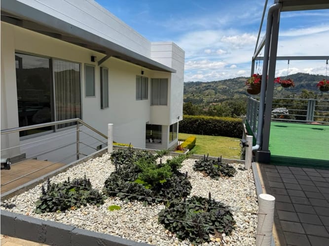 Casa de 5 alcobas en venta en Alto De La Virgen, Medellín, 286 m² · foto 19 de 24