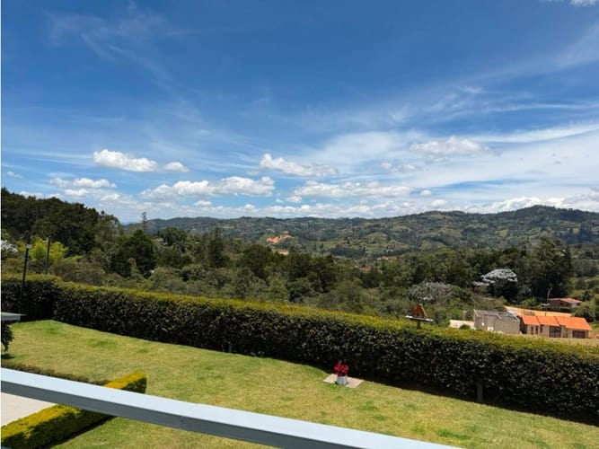 Casa de 5 alcobas en venta en Alto De La Virgen, Medellín, 286 m² · foto 21 de 24