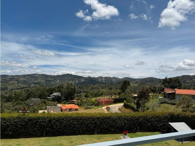 Casa de 5 alcobas en venta en Alto De La Virgen, Medellín, 286 m² · foto 23 de 24