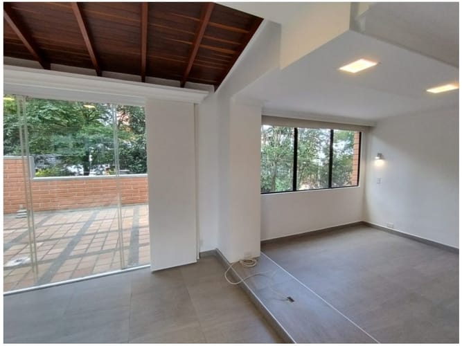 Apartamento de 3 alcobas en venta en El Poblado, Medellín, 207 m² · foto 5 de 24