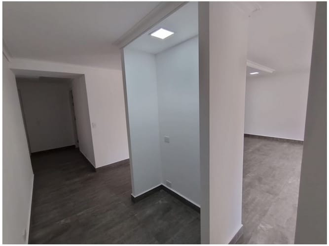 Apartamento de 3 alcobas en venta en El Poblado, Medellín, 207 m² · foto 8 de 24
