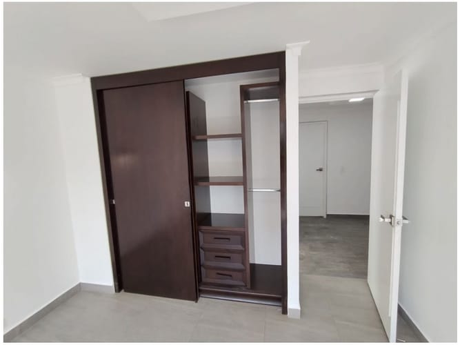 Apartamento de 3 alcobas en venta en El Poblado, Medellín, 207 m² · foto 18 de 24