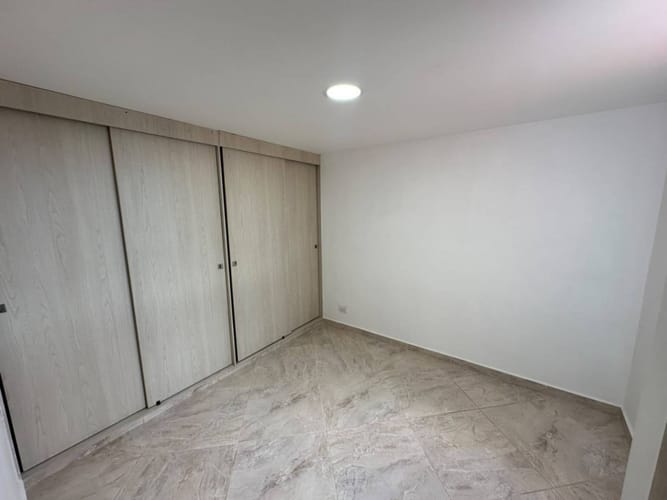 Apartamento de 3 alcobas en arriendo en Pajarito, Medellín, 60 m² · foto 22 de 24
