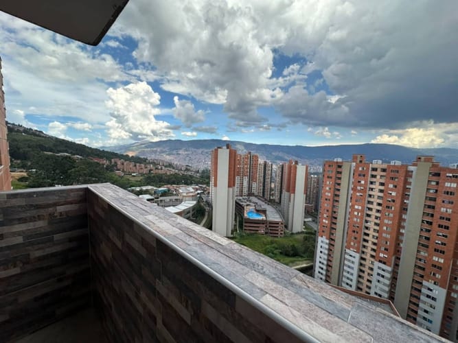 Apartamento de 3 alcobas en arriendo en Pajarito, Medellín, 60 m² · foto 23 de 24