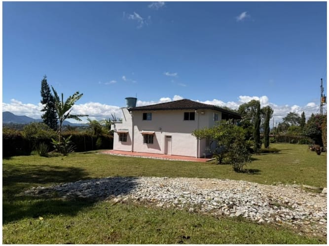 Finca en venta en El Carmen De Viboral, Marinilla, 140 m² · foto 2 de 24