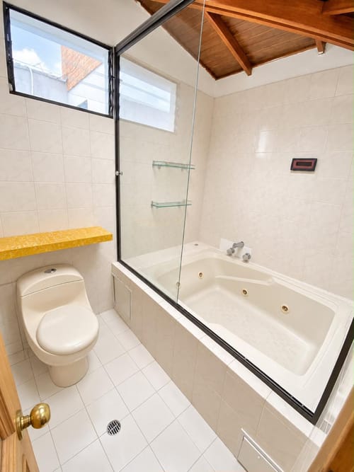 Apartamento de 4 alcobas en arriendo en Colina Campestre, Bogotá, 138 m² · foto 8 de 15