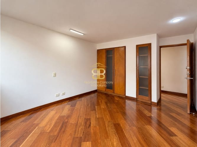 Apartamento de 3 alcobas en venta en Santa Paula, Bogotá, 164 m² · foto 9 de 20