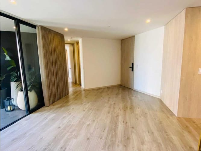 Apartamento de 2 alcobas en arriendo en Altos Del Poblado, Medellín, 81 m² · foto 4 de 21