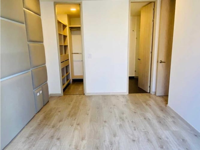 Apartamento de 2 alcobas en arriendo en Altos Del Poblado, Medellín, 81 m² · foto 9 de 21
