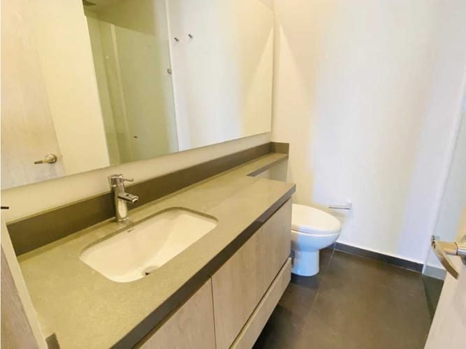 Apartamento de 2 alcobas en arriendo en Altos Del Poblado, Medellín, 81 m² · foto 11 de 21