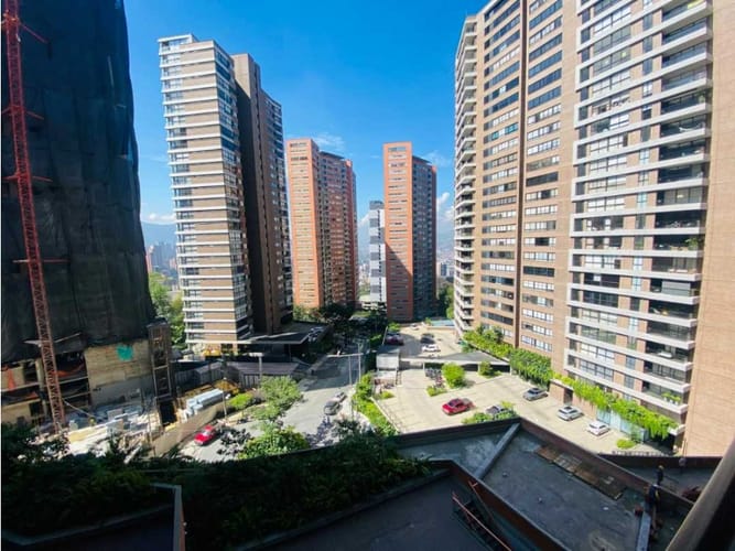 Apartamento de 2 alcobas en arriendo en Altos Del Poblado, Medellín, 81 m² · foto 16 de 21