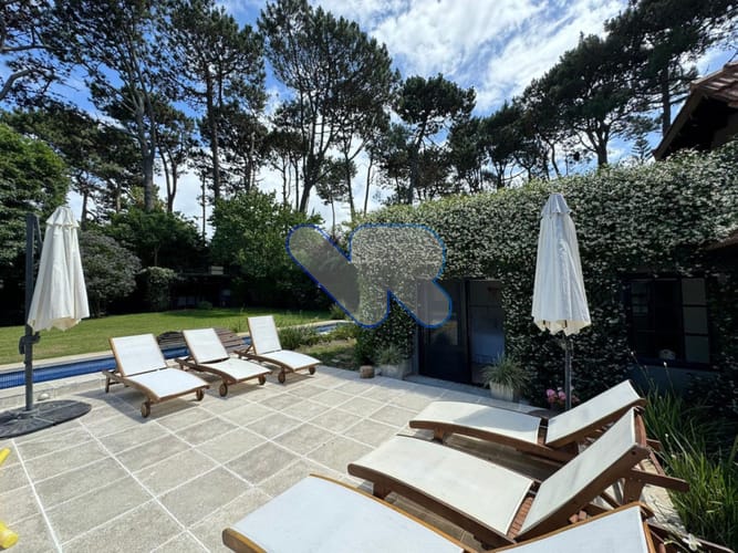 Gran Casa a la venta y alquiler Anual - en Lugano con 4 Dormitorios, Doble Garaje y Piscina climatizada · Foto 4