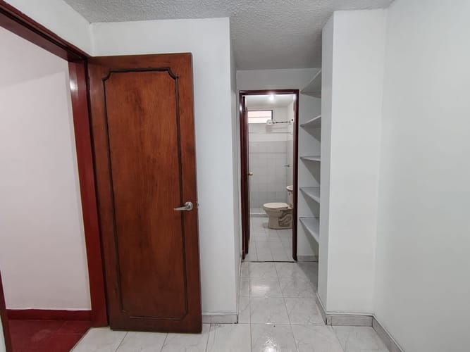 Casa de 4 alcobas en arriendo en Los Colores, Medellín, 250 m² · foto 16 de 20