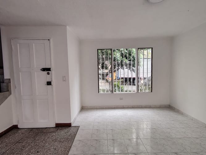 Casa de 4 alcobas en arriendo en Los Colores, Medellín, 250 m² · foto 17 de 20