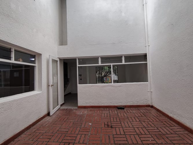 Casa de 4 alcobas en arriendo en Los Colores, Medellín, 250 m² · foto 18 de 20